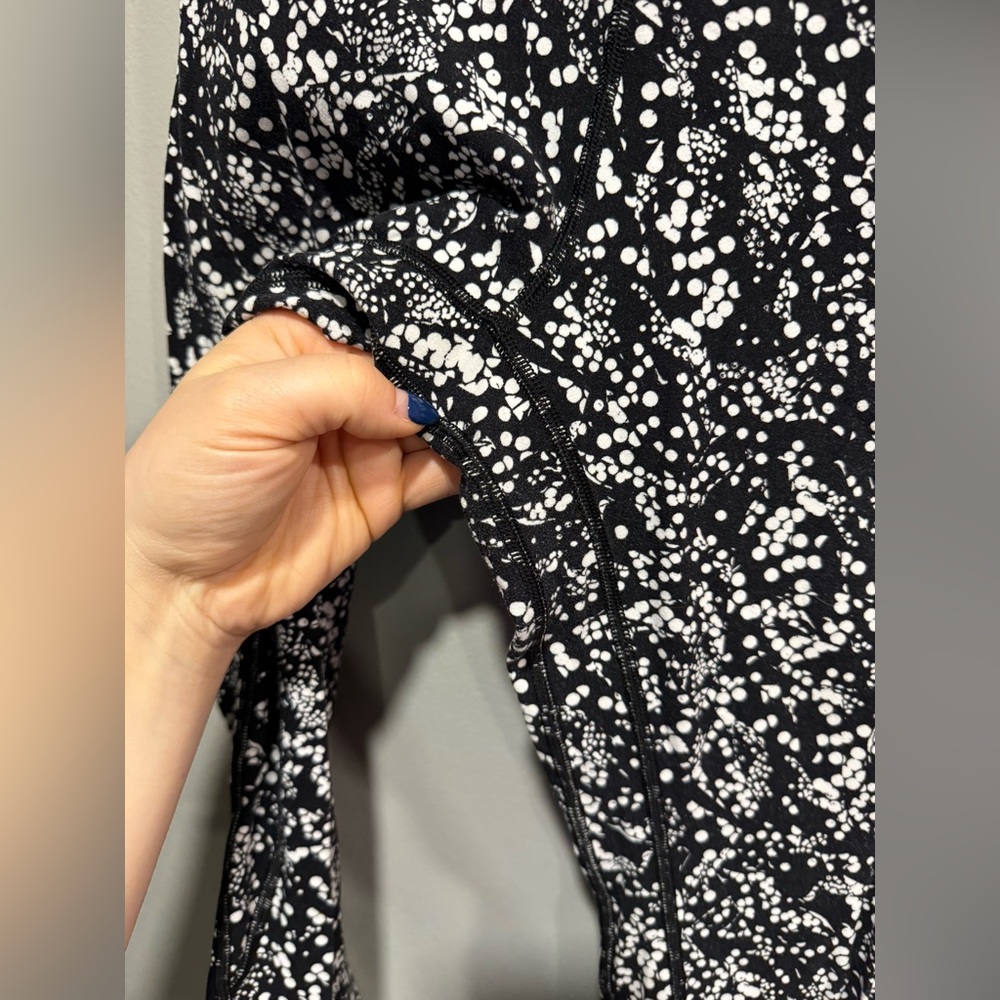 Lululemon Align Crop *21" in Chirasu Black Size 6 - Picture 5 of 5